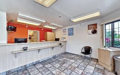Photo 4 - Motel 6 Glenview, IL - Chicago North