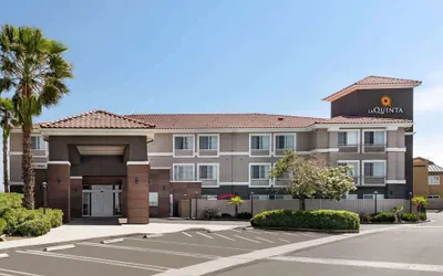 Photo 2 - La Quinta Inn & Suites by Wyndham Hesperia Victorville