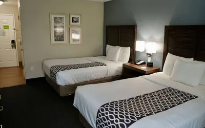 Photo 5 - La Quinta Inn & Suites by Wyndham Tomball