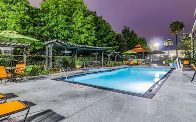 Photo 2 - La Quinta Inn & Suites by Wyndham Tomball