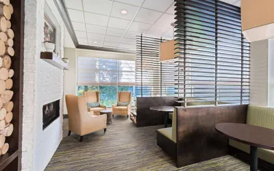 Photo 3 - Hilton Garden Inn Westbury