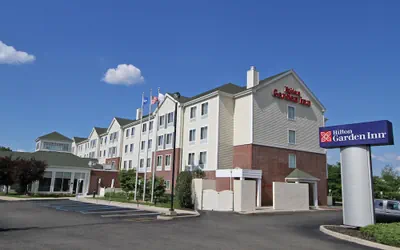 Photo 2 - Hilton Garden Inn Westbury