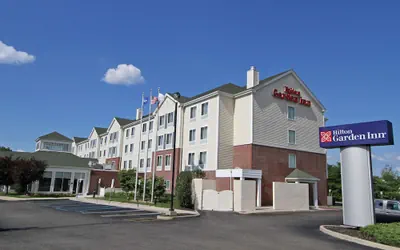 Photo 2 - Hilton Garden Inn Westbury