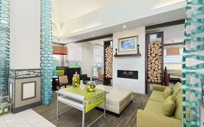 Photo 4 - Hilton Garden Inn Westbury
