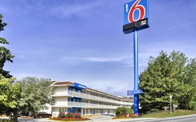 Photo 2 - Motel 6 New Cumberland, PA - Harrisburg - Hershey South