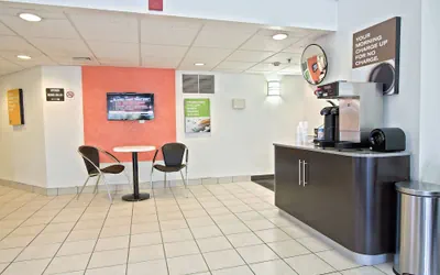 Photo 3 - Motel 6 East Brunswick, NJ