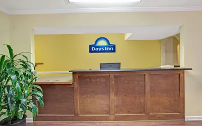 Photo 4 - Days Inn by Wyndham Marietta White Water
