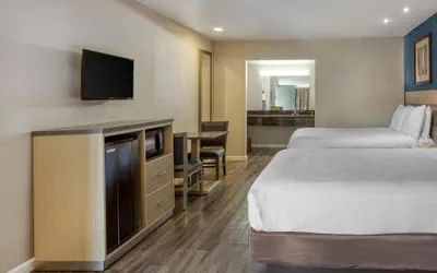 Photo 3 - SureStay Hotel by Best Western San Rafael