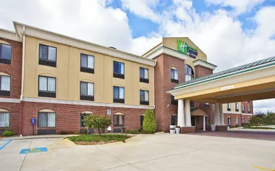 Photo 2 - Holiday Inn Express Hotel & Suites Goshen by IHG
