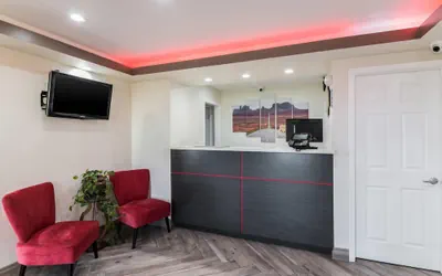 Photo 3 - Econo Lodge Hesperia - Victorville I-15