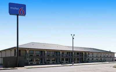 Photo 2 - Motel 6 Prattville, AL