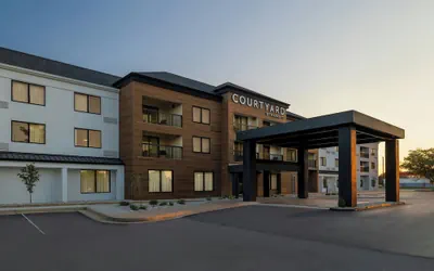 Photo 2 - Courtyard by Marriott Kokomo