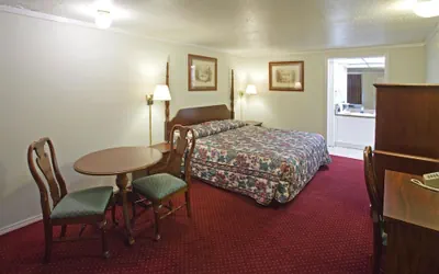 Photo 4 - Americas Best Value Inn Lansing