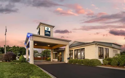 Photo 2 - Best Western Inn & Suites - Monroe