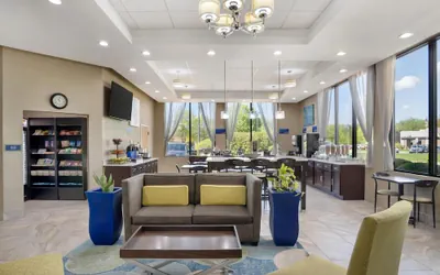 Photo 4 - Best Western Inn & Suites - Monroe