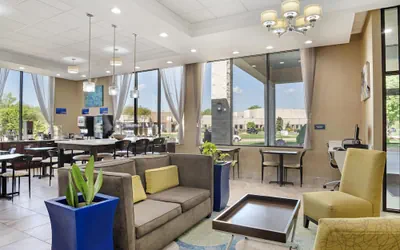 Photo 5 - Best Western Inn & Suites - Monroe