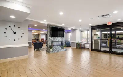 Photo 5 - Quality Inn & Suites CVG Airport