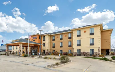 Photo 2 - Comfort Inn & Suites Cedar Rapids North - Collins Road