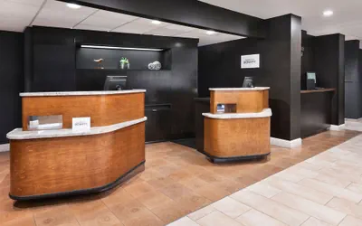 Photo 4 - Courtyard by Marriott Burlington