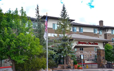 Photo 2 - Hampton Inn & Suites Flagstaff