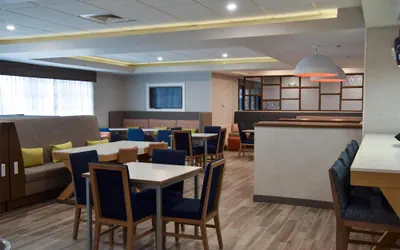 Photo 2 - Hampton Inn Frankfort