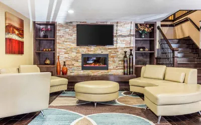 Photo 4 - Comfort Inn & Suites Ballpark Area