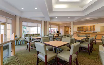 Photo 4 - La Quinta Inn & Suites by Wyndham Lakeland West