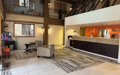 Photo 3 - Western Inn and Suites