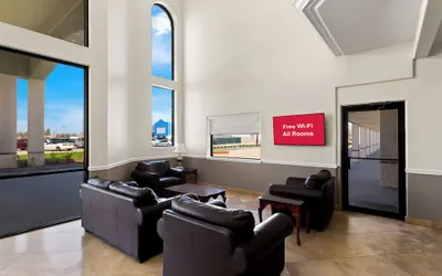 Photo 5 - Red Roof Inn Stafford, TX