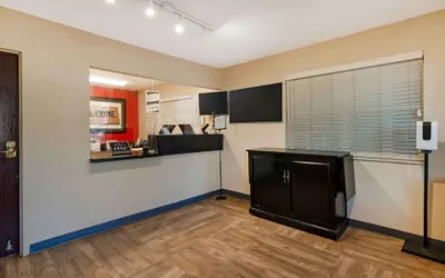 Photo 3 - Extended Stay America Select Suites Roanoke Airport
