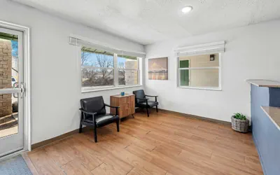 Photo 3 - Birch Hill Suites Kansas City – Independence