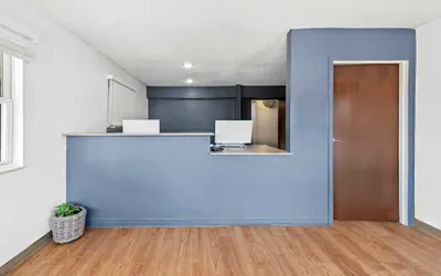 Photo 4 - Birch Hill Suites Kansas City – Independence