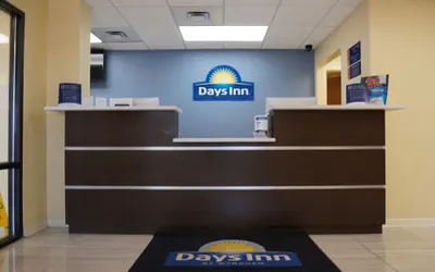 Photo 3 - Days Inn by Wyndham Oak Grove/Ft. Campbell