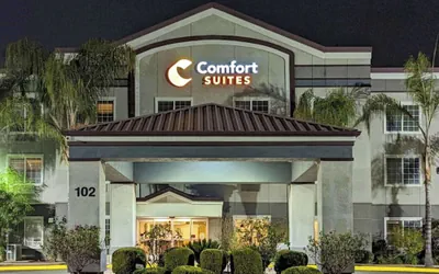 Photo 2 - Comfort Suites Fresno River Park
