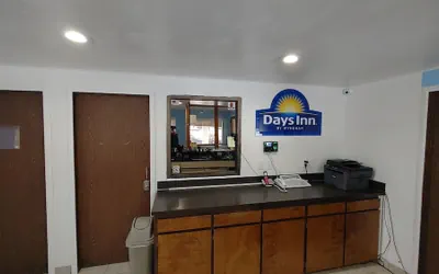 Photo 4 - Days Inn by Wyndham Pocatello University Area