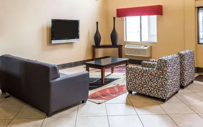 Photo 5 - Econo Lodge Inn & Suites Monroe