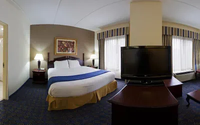 Photo 5 - Holiday Inn Express Hotel & Suites by IHG