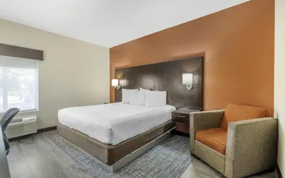 Photo 2 - Best Western Plus Lee's Summit Hotel & Suites