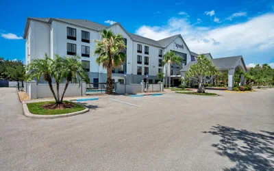 Photo 2 - Spark by Hilton Fort Myers