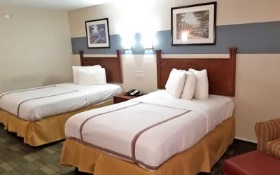 Photo 4 - Americas Best Value Inn Marshall