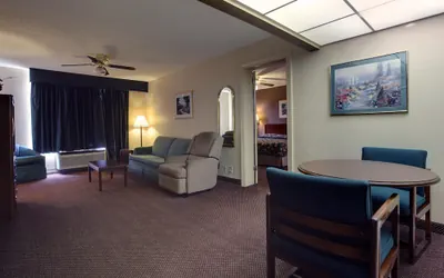 Photo 3 - Americas Best Value Inn Marshall