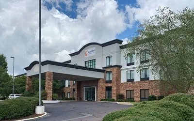 Photo 2 - Comfort Inn & Suites Columbus North