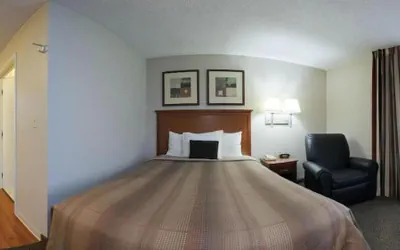 Photo 2 - Candlewood Suites Rockford by IHG