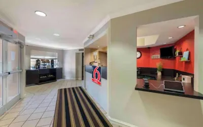 Photo 3 - Studio 6 Extended Stay Minneapolis Airport Eagan North MN