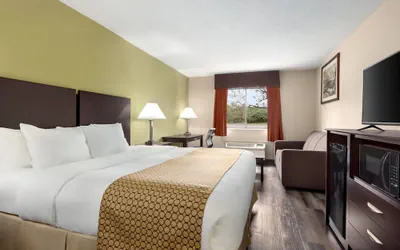 Photo 4 - Baymont by Wyndham Monroe
