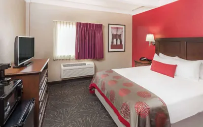 Photo 4 - Ramada Hotel & Conference Center by Wyndham Hammond