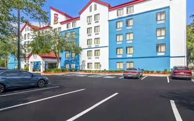 Photo 2 - Red Roof Inn PLUS+ Jacksonville - Southpoint