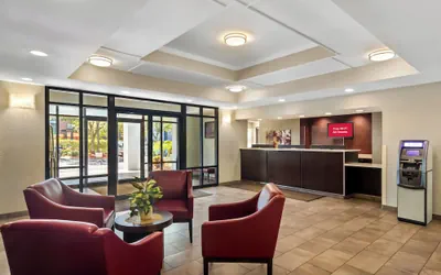 Photo 3 - Red Roof Inn PLUS+ Jacksonville - Southpoint