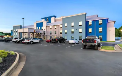 Photo 2 - Comfort Inn & Suites River City Decatur