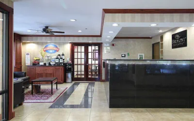 Photo 4 - Baymont by Wyndham Muskegon